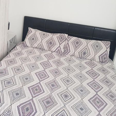 Room In A Shared House! Ливърпул Екстериор снимка