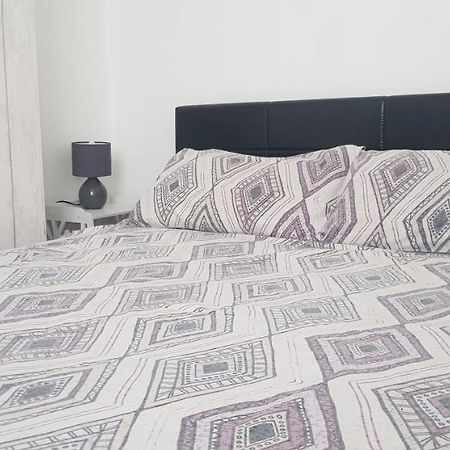 Room In A Shared House! Ливърпул Екстериор снимка