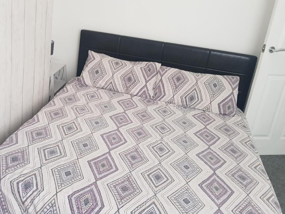 Room In A Shared House! Ливърпул Екстериор снимка