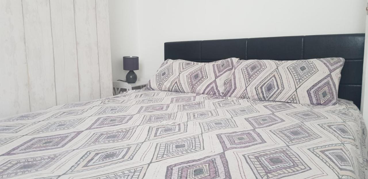 Room In A Shared House! Ливърпул Екстериор снимка